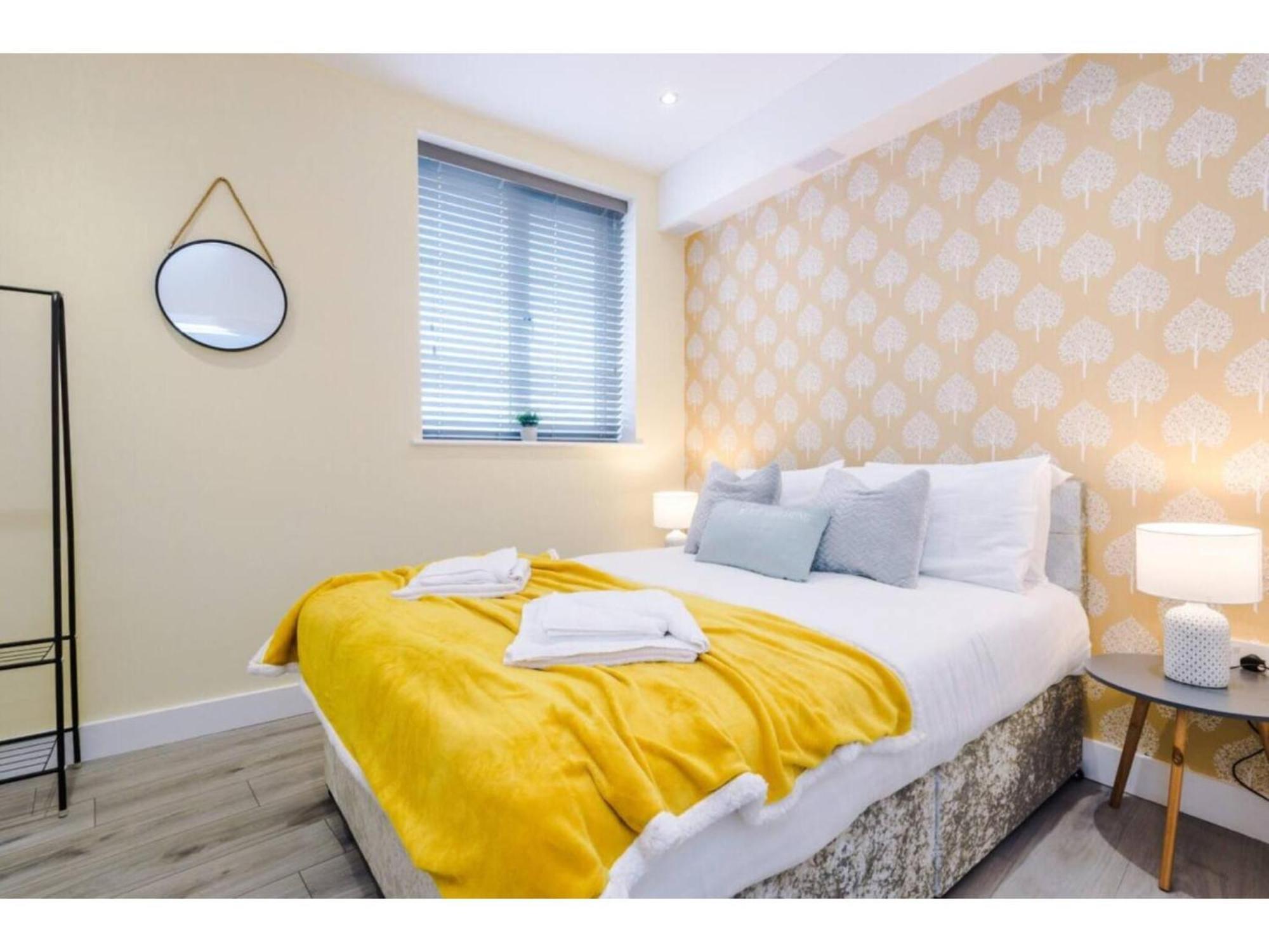 The Ecclesian Deluxe Apartments Near Trafford Centre Eccles Train Station Manchester Ngoại thất bức ảnh