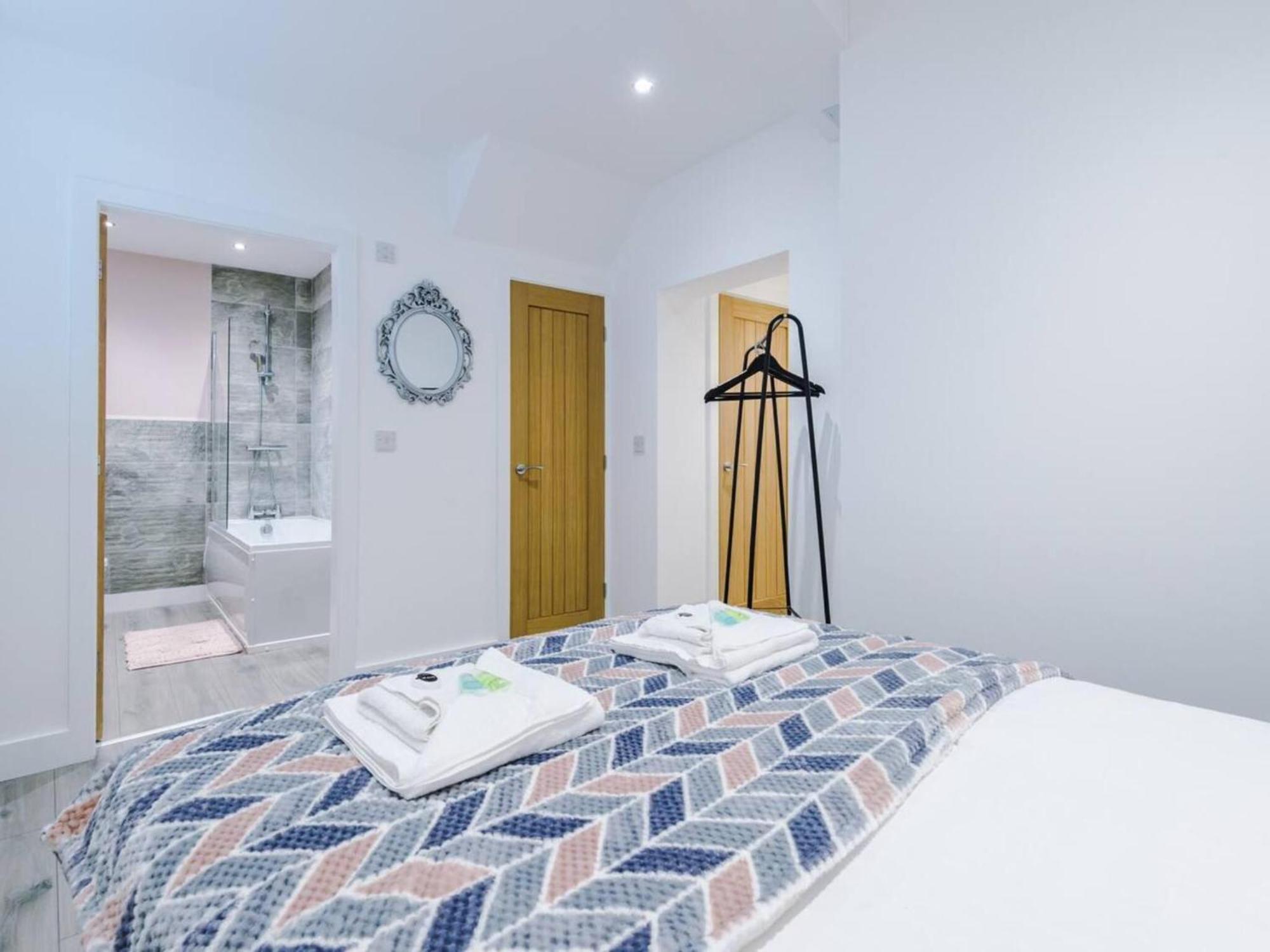 The Ecclesian Deluxe Apartments Near Trafford Centre Eccles Train Station Manchester Ngoại thất bức ảnh