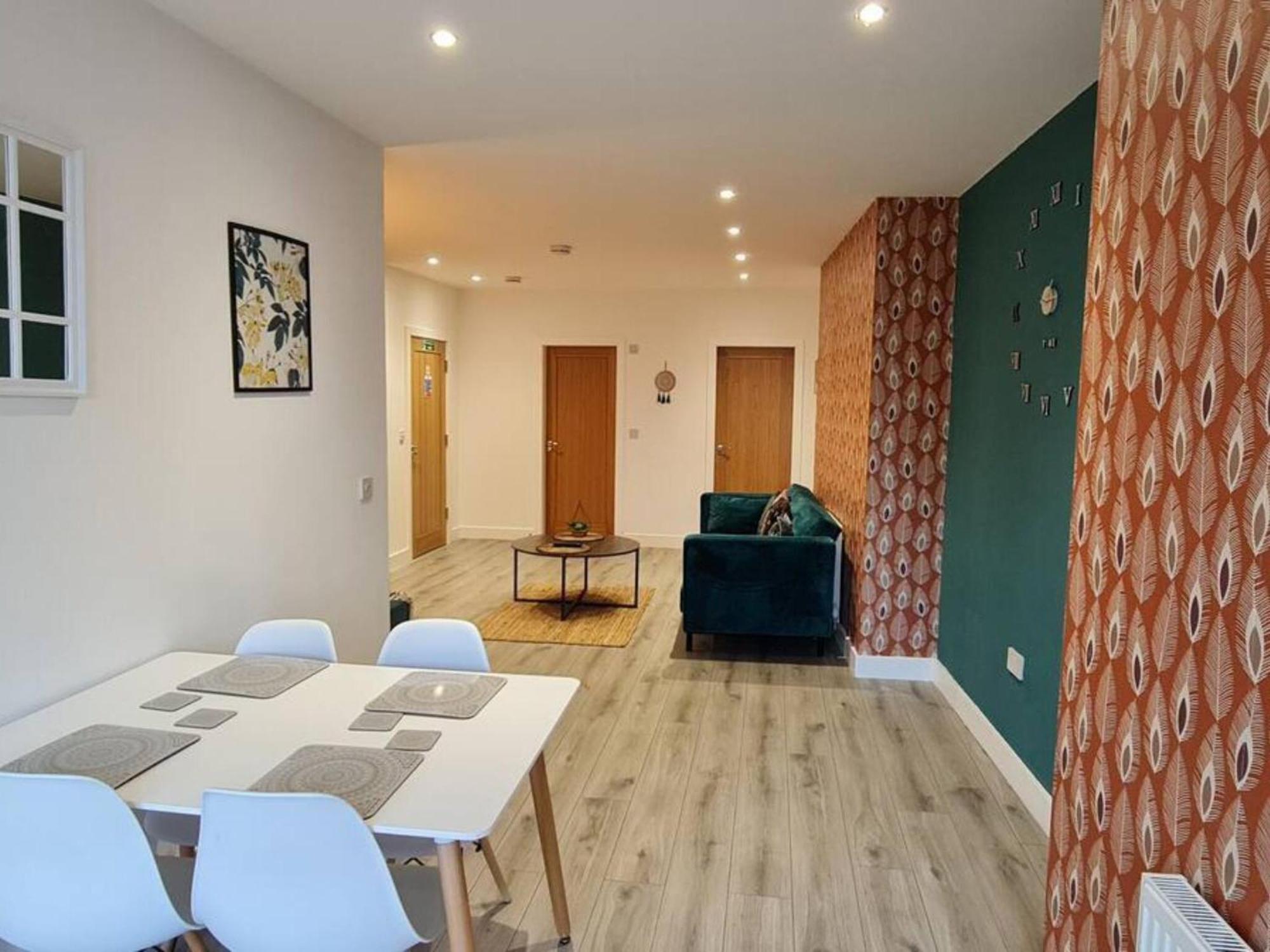 The Ecclesian Deluxe Apartments Near Trafford Centre Eccles Train Station Manchester Ngoại thất bức ảnh