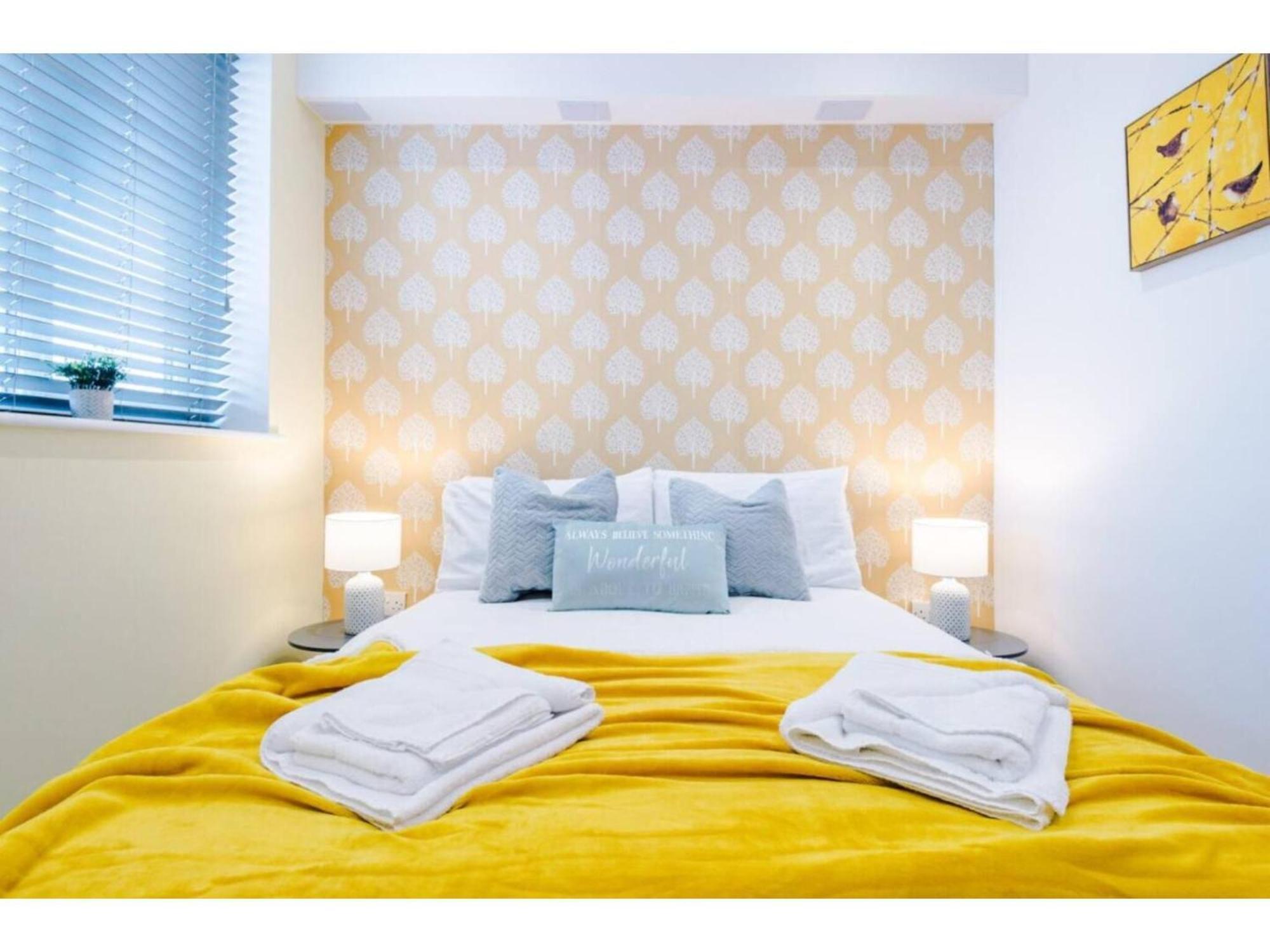 The Ecclesian Deluxe Apartments Near Trafford Centre Eccles Train Station Manchester Ngoại thất bức ảnh